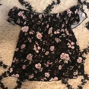 American Eagle top